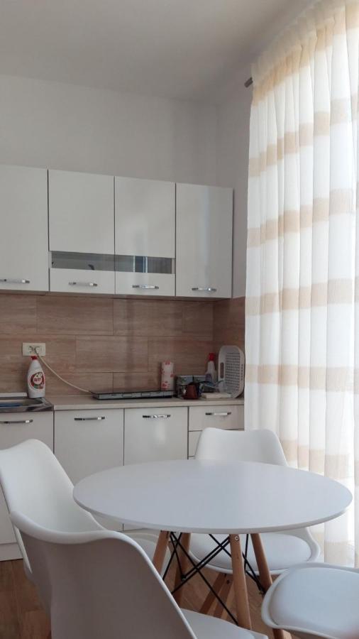 Queen Apartments & Rooms Dobra Voda Exterior photo