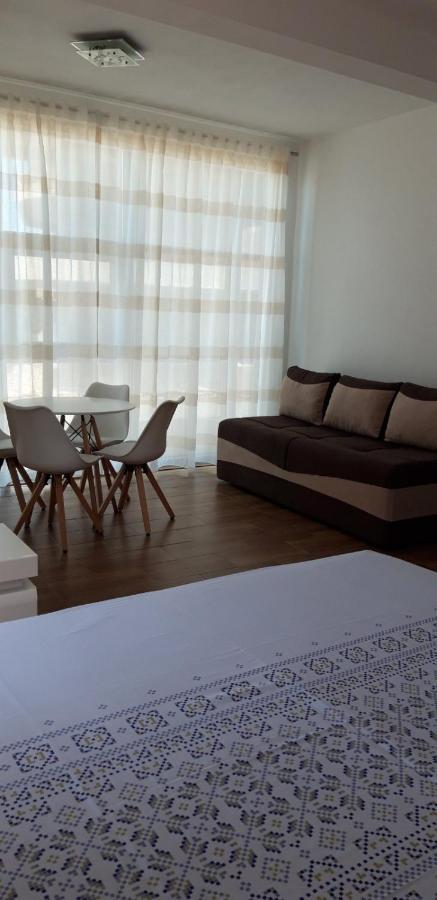 Queen Apartments & Rooms Dobra Voda Exterior photo