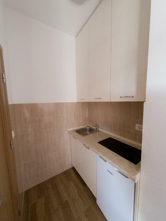 Queen Apartments & Rooms Dobra Voda Exterior photo