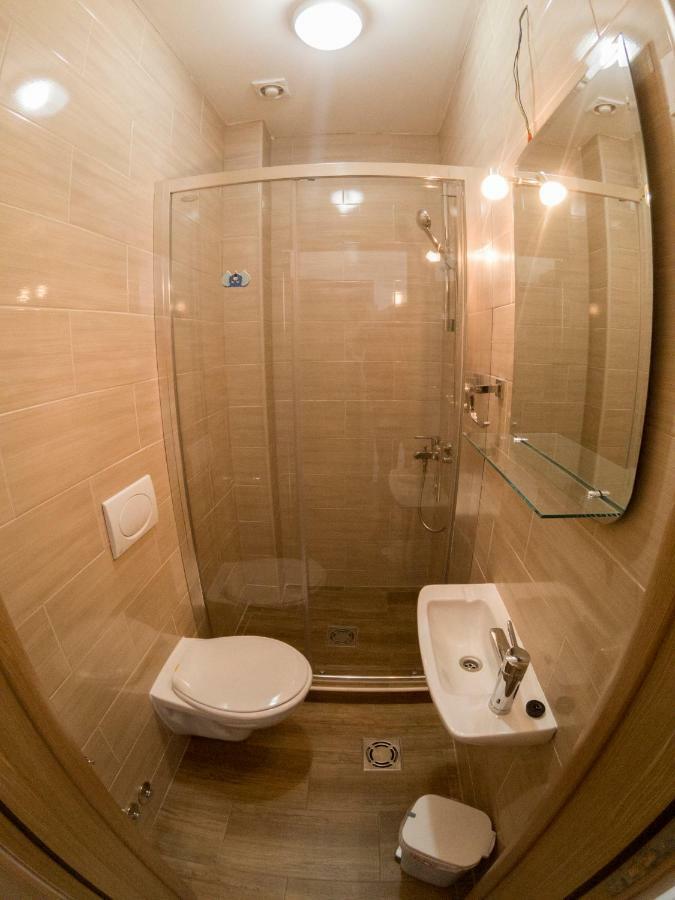 Queen Apartments & Rooms Dobra Voda Exterior photo