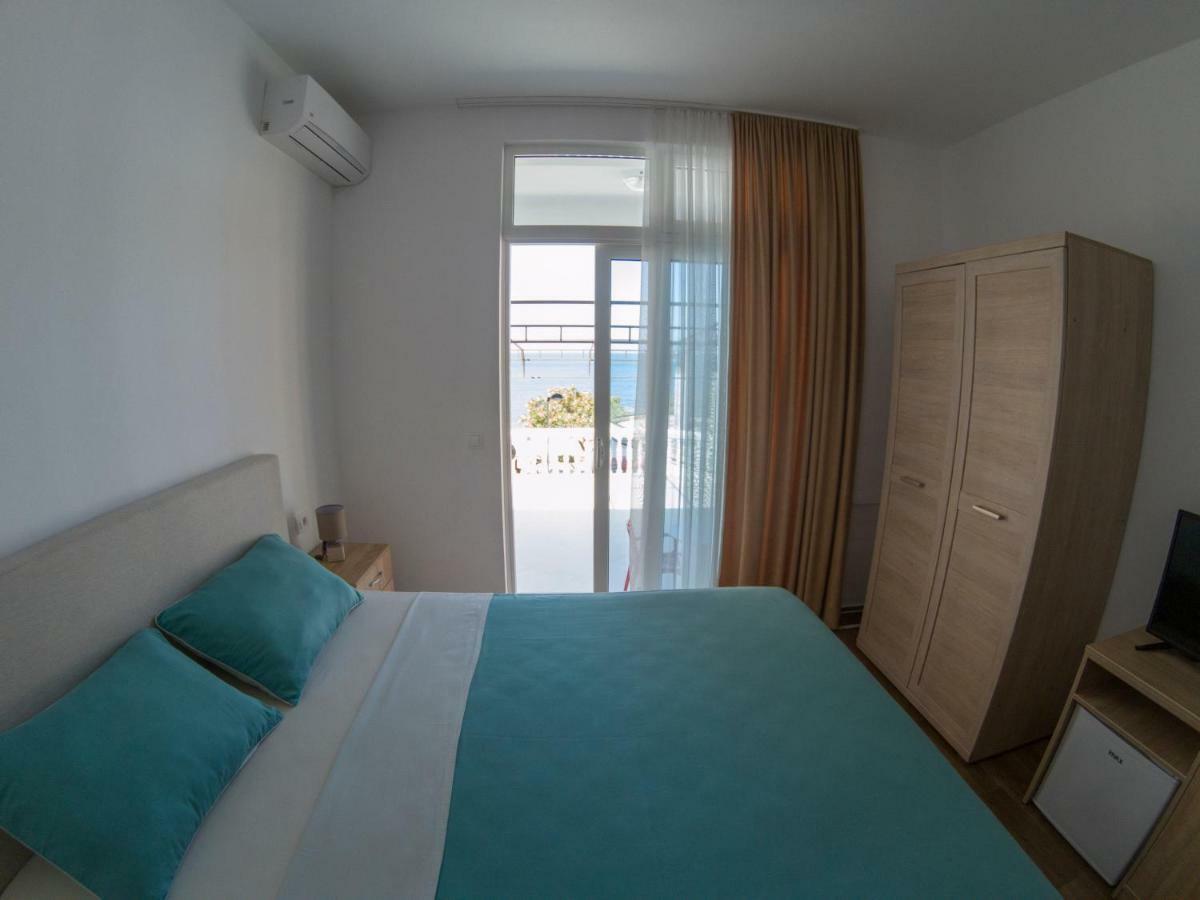 Queen Apartments & Rooms Dobra Voda Exterior photo